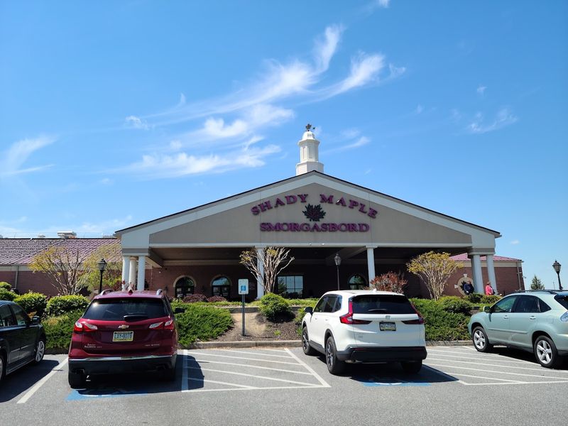 Shady Maple Smorgasbord &mdash; East Earl
