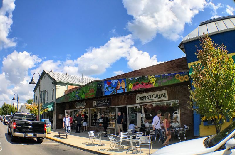Dark Star Books & Comics (Yellow Springs)
