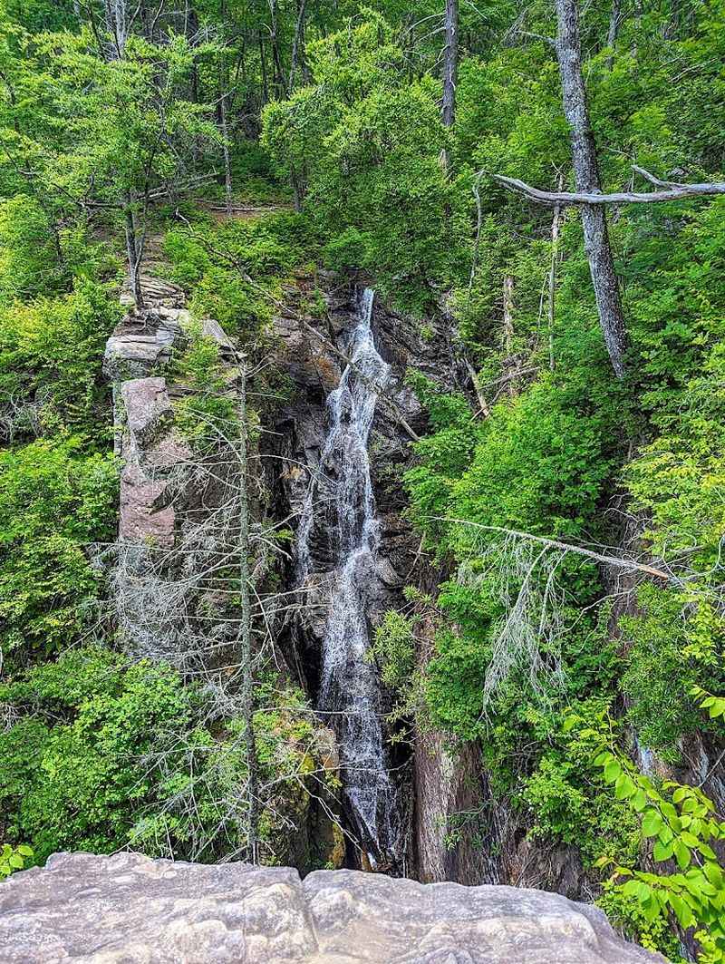 Raven Cliff Falls Trail 