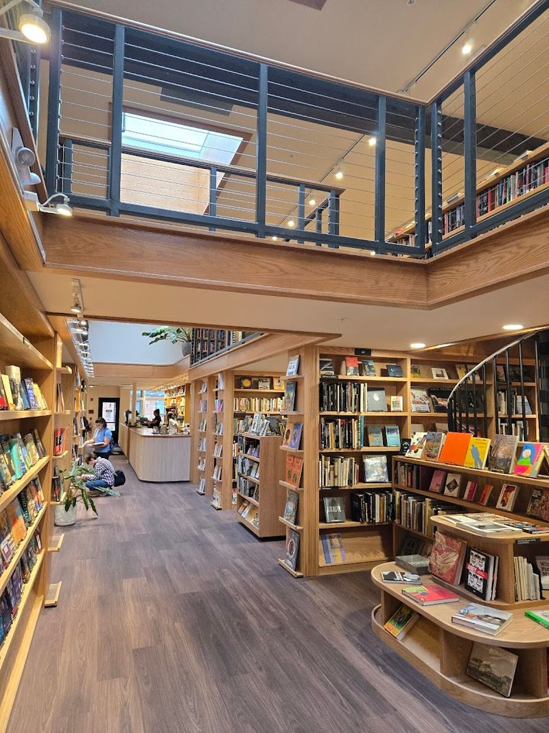 Visible Voice Books &mdash; Cleveland