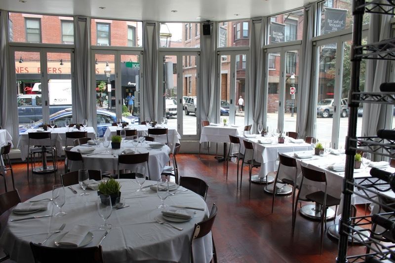 Mare Oyster Bar 