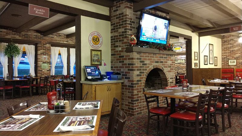 Hoss's Steak & Sea House