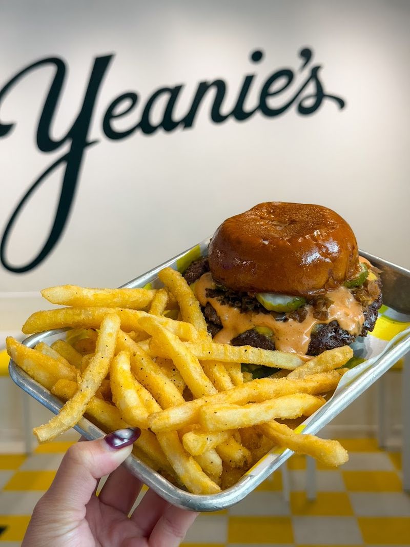 Yeanie's Burgers and Social &mdash; Dorchester