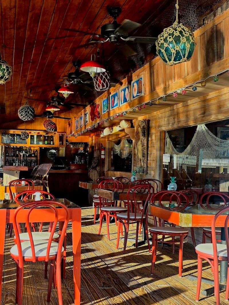 Kelly&rsquo;s Fish House Dining Room (Naples)