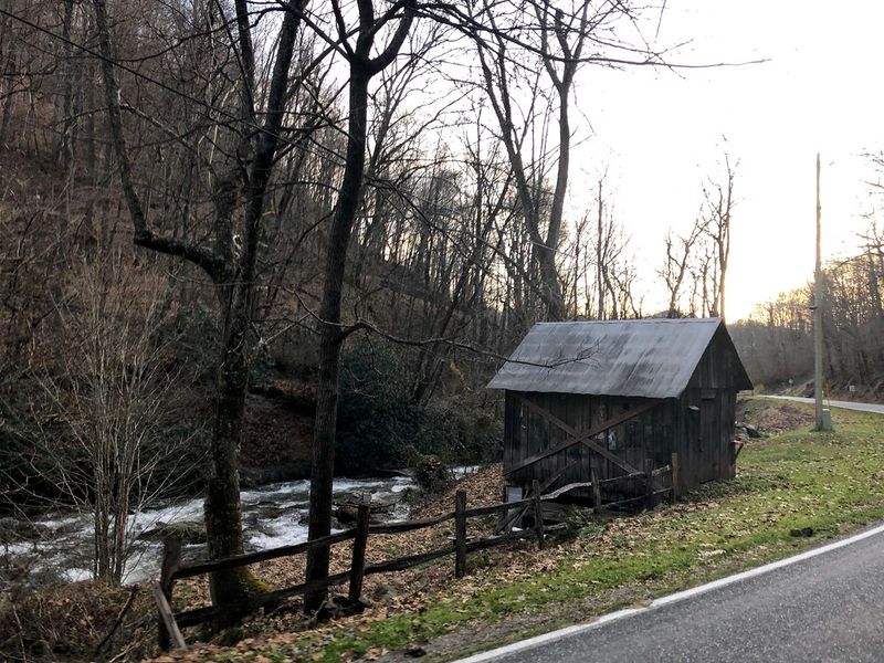 Nantahala Byway (US 19/74/129)