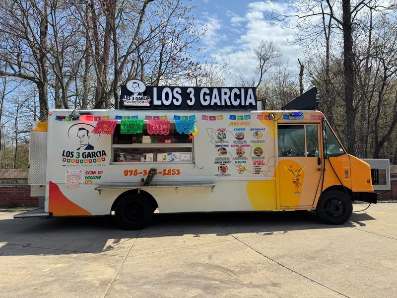 Los 3 Garcia Authentic Mexican Food Truck - Lawrence, MA