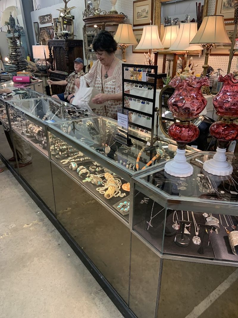 Friendly Vendors Who Share Stories and Knowledge