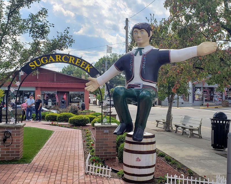 The World's Largest Cuckoo Clock - Sugarcreek