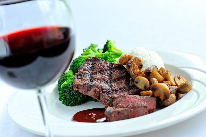 Horizons Restaurant & Lounge
