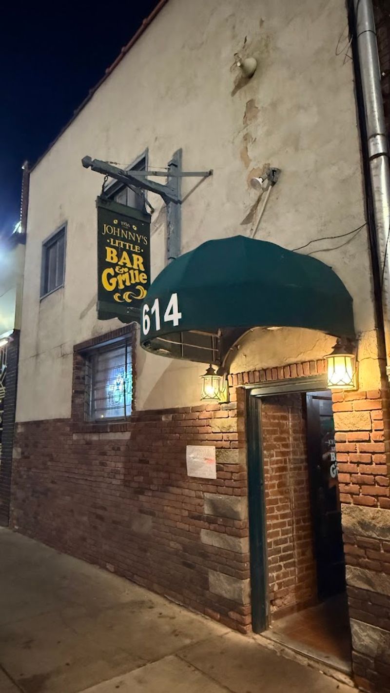 Johnny's Little Bar &mdash; Cleveland, Ohio