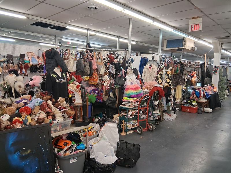 Peddlers Flea Market (Cincinnati)