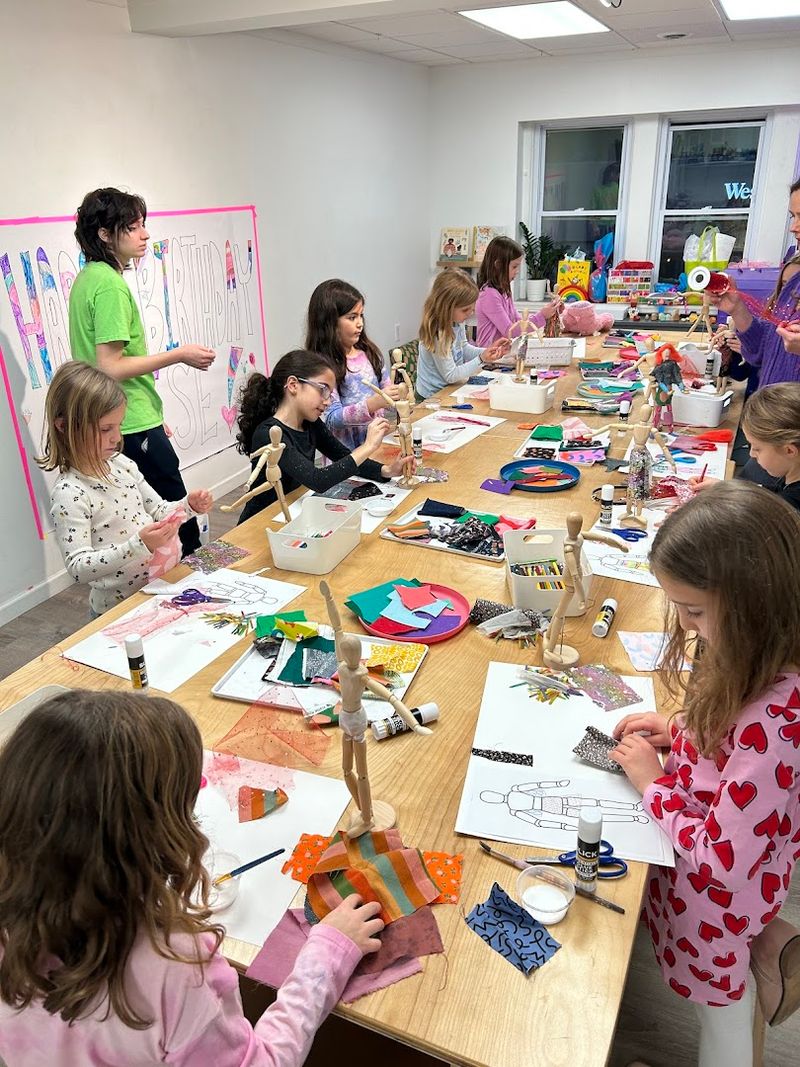Dot and Line Art Studio &ndash; Pittsburgh, PA
