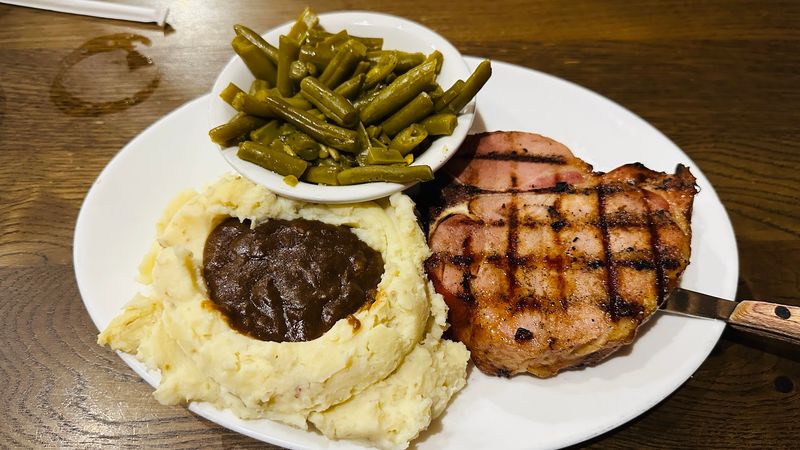 The Barn Restaurant - Smithville, Wayne County