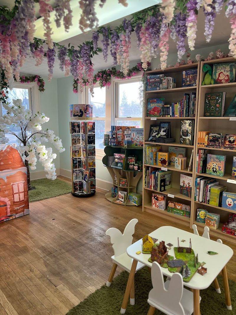 Black Cat Books & Oddities (Medina)