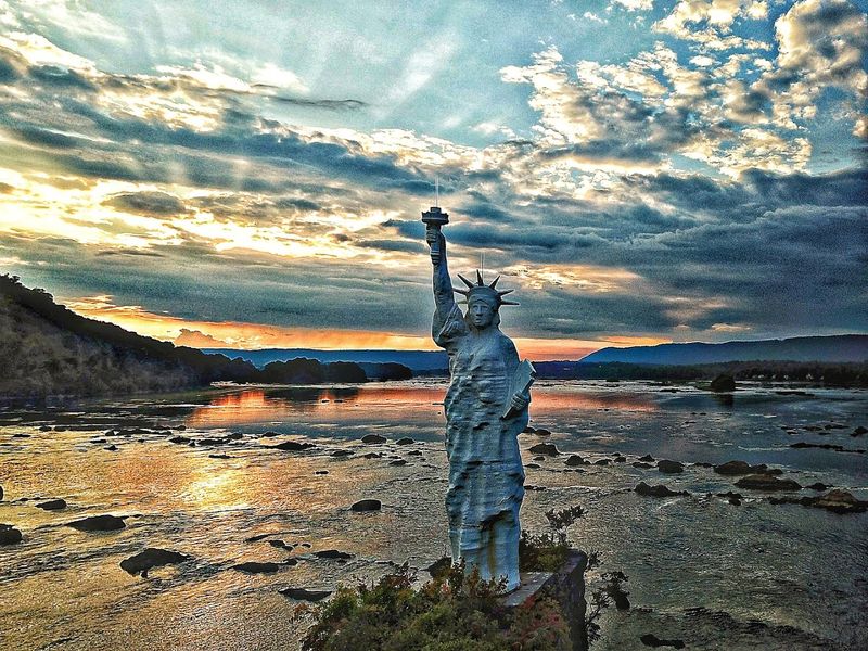 Find the Dauphin Narrows Statue of Liberty