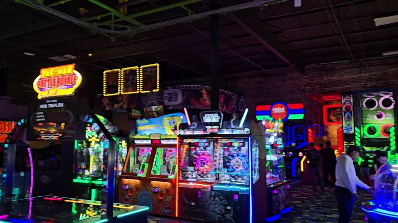 Massive Arcade with Modern & Classic Games
