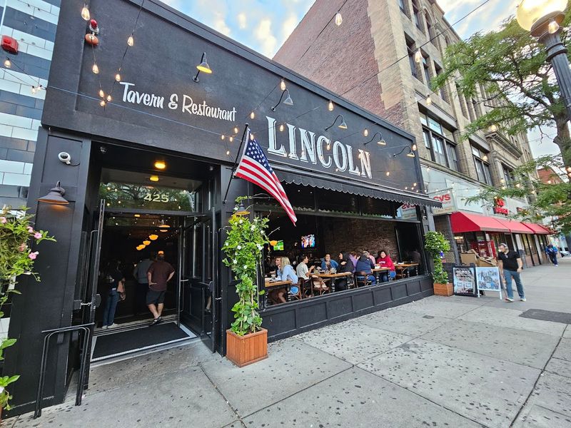 Lincoln Tavern and Restaurant (South Boston)
