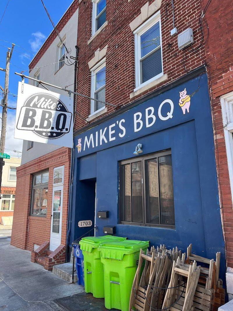 Mike's BBQ (Philadelphia)