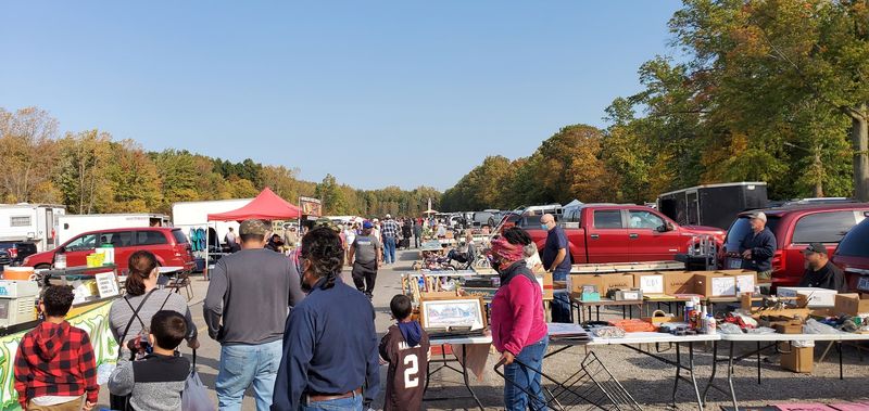 Jamie's Flea Market &mdash; South Amherst