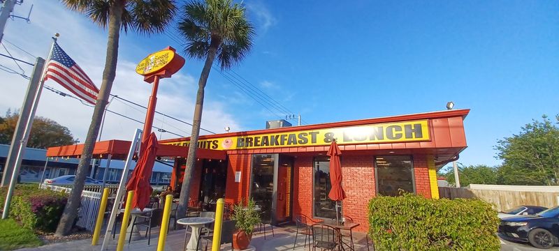 Dandee Donuts Factory (Pompano Beach)