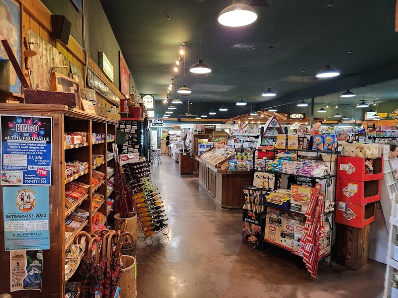 A Grocery Store That Somehow Feels Like A Tourist Attraction