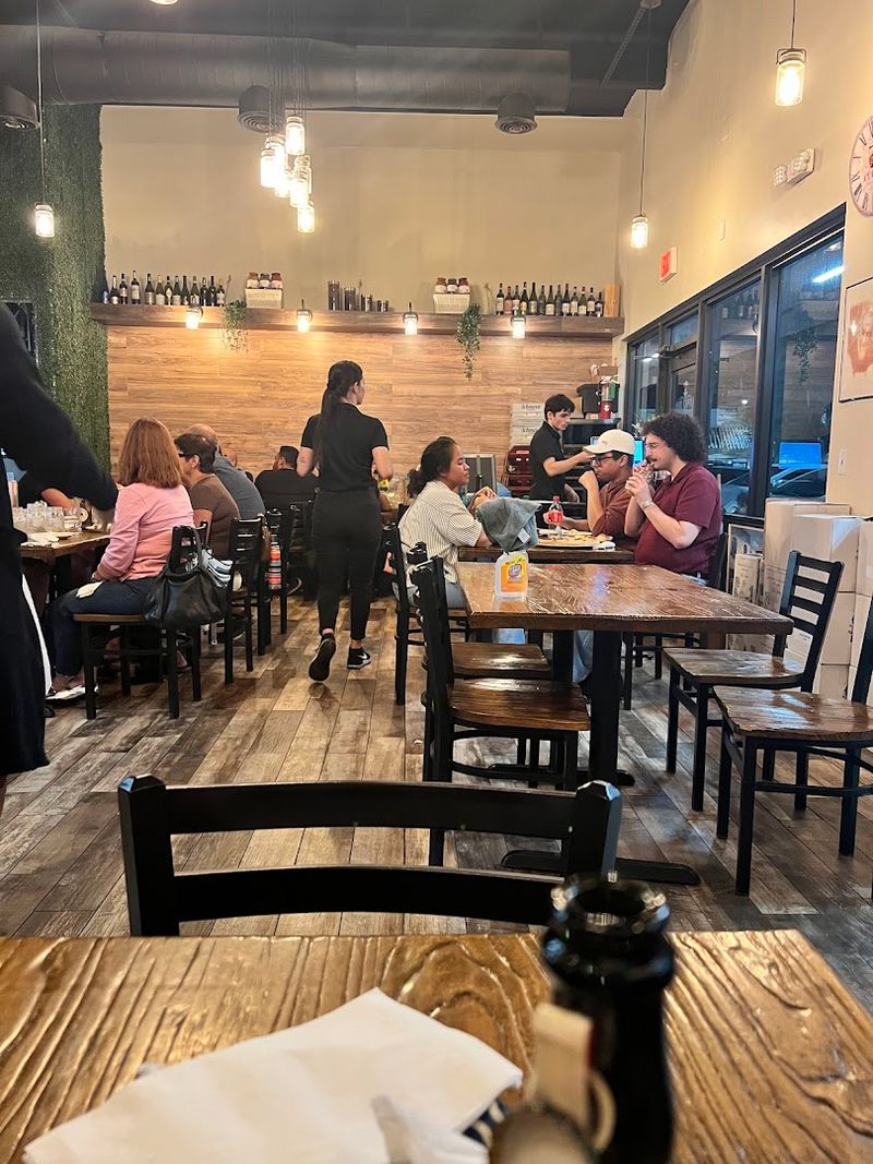 A Cozy Dining Room That Feels Like Italy