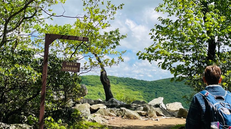 Hawk Mountain Lookout Trail