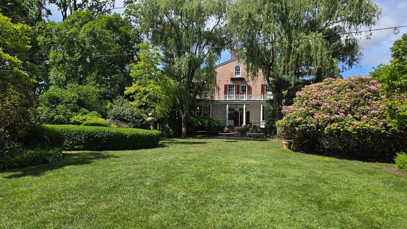  The Highlands Mansion and Gardens