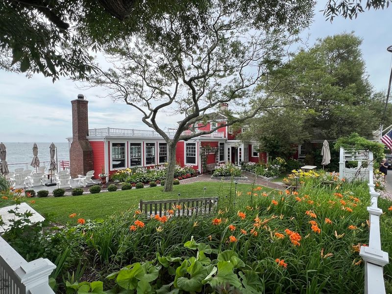 The Red Inn (Provincetown, 1805)