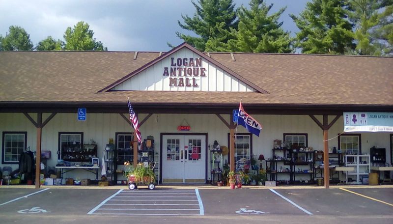Logan Antique Mall, Hocking County