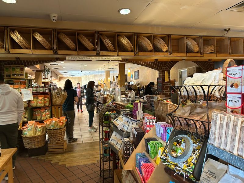 Alon&rsquo;s Bakery & Market