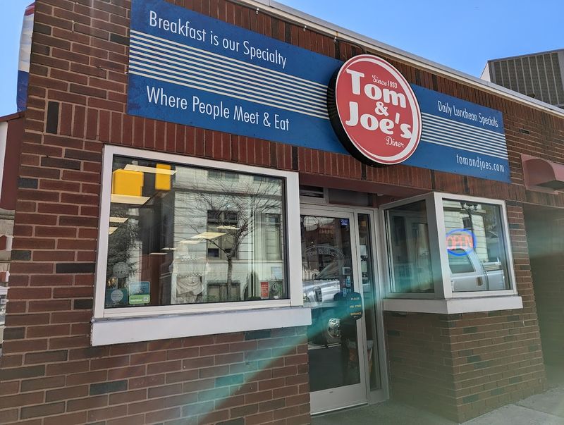 Tom & Joe&rsquo;s Restaurant