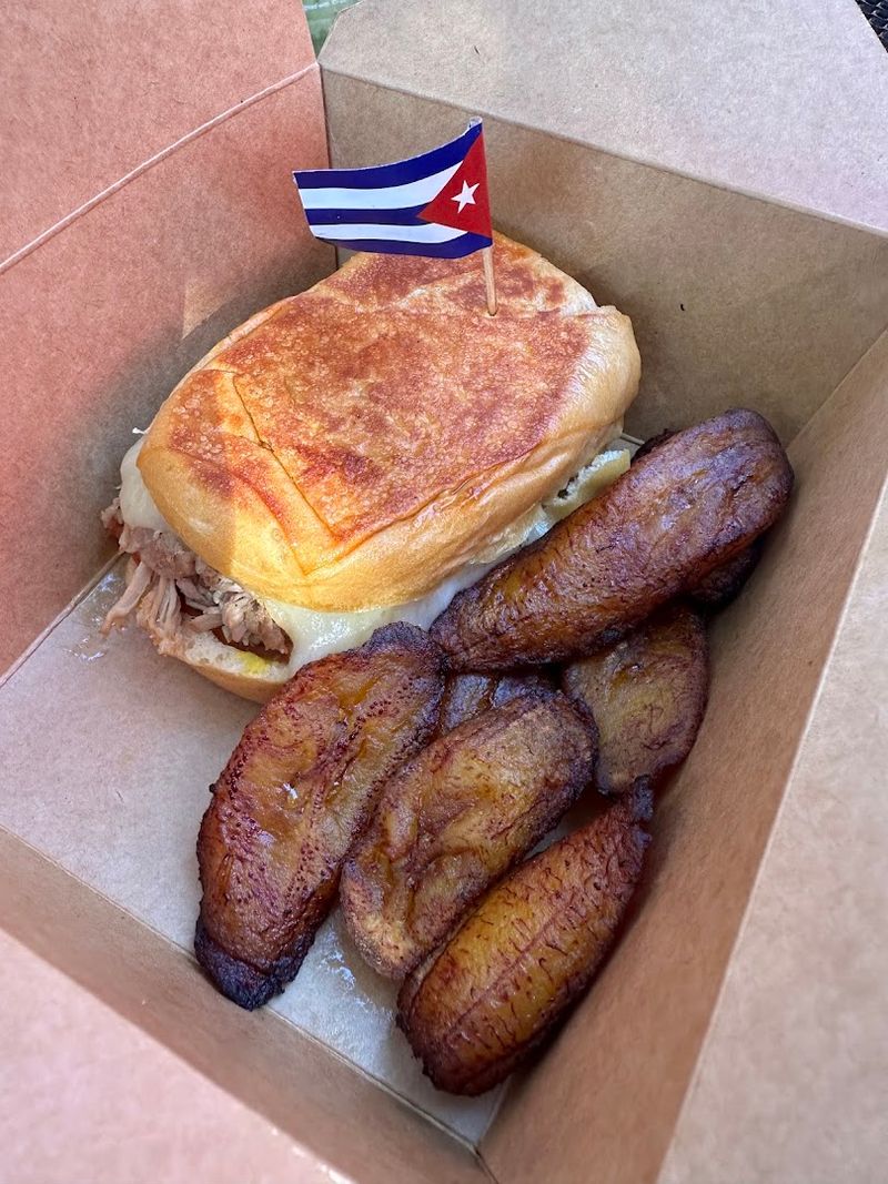 Cubans on Wheels Gourmet Truck, Orange County