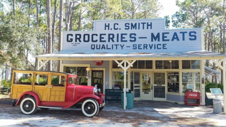Historic Homes and Old-Time Exhibits Turn This Florida Heritage Village Into an Easy Family Stop