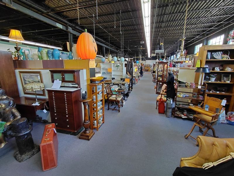 Grand Antique Mall — Reading