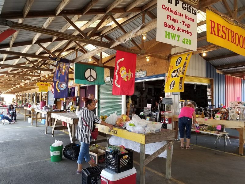 Smiley&rsquo;s Flea Market