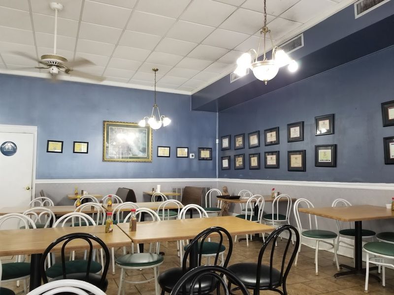 Minnie's Uptown Restaurant 