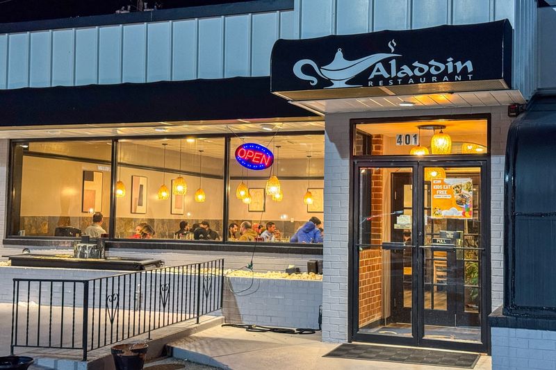 Aladdin Restaurant &mdash; Reading
