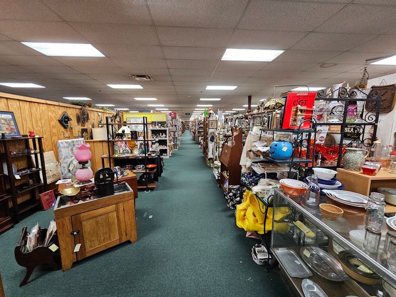 I-76 Antique Mall — Ravenna
