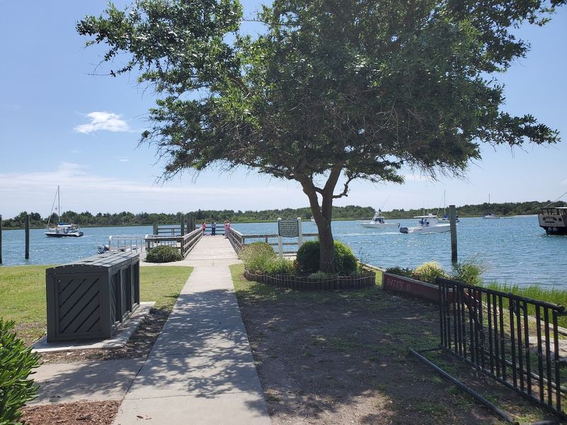 A Meal That Pairs Naturally With a Waterfront Walk
