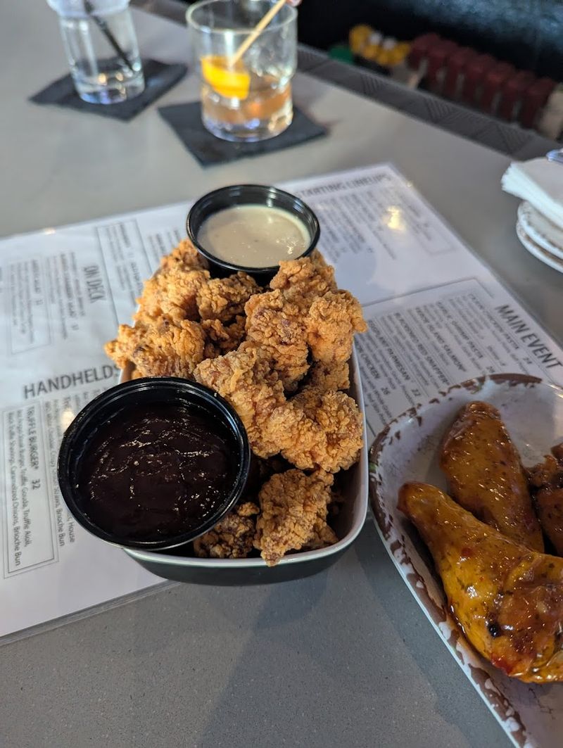 Parlay Sporting Club + Kitchen