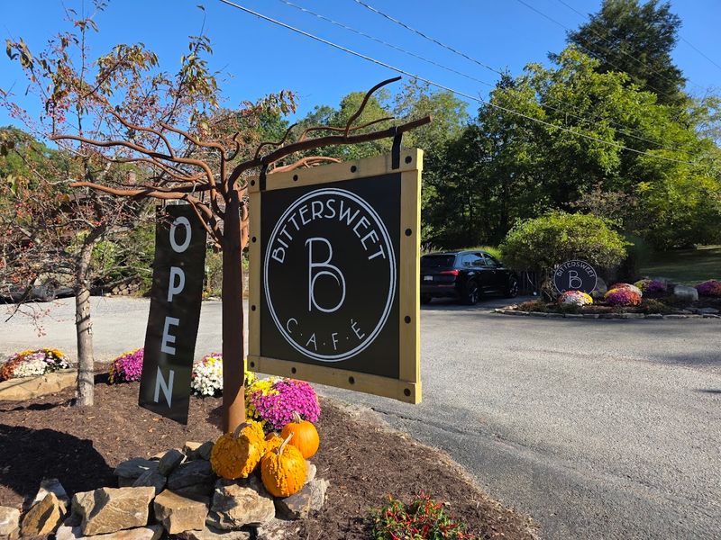 Bittersweet Caf&eacute;