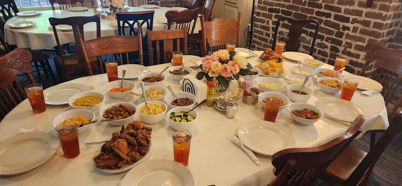 Mrs. Wilkes&rsquo; Dining Room, Savannah, Chatham County