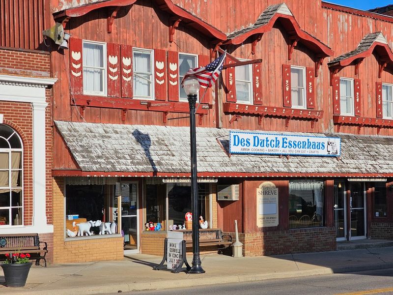Des Dutch Essenhaus, Shreve, Wayne County