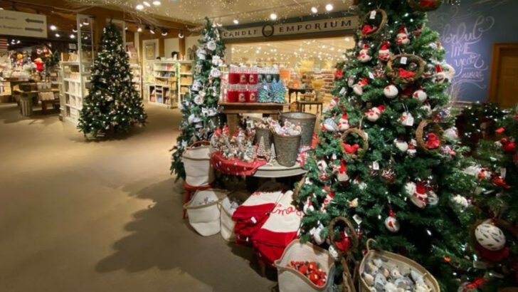 Massachusetts Has the Largest Candle Store in the World With 200,000 Candles Under One Roof