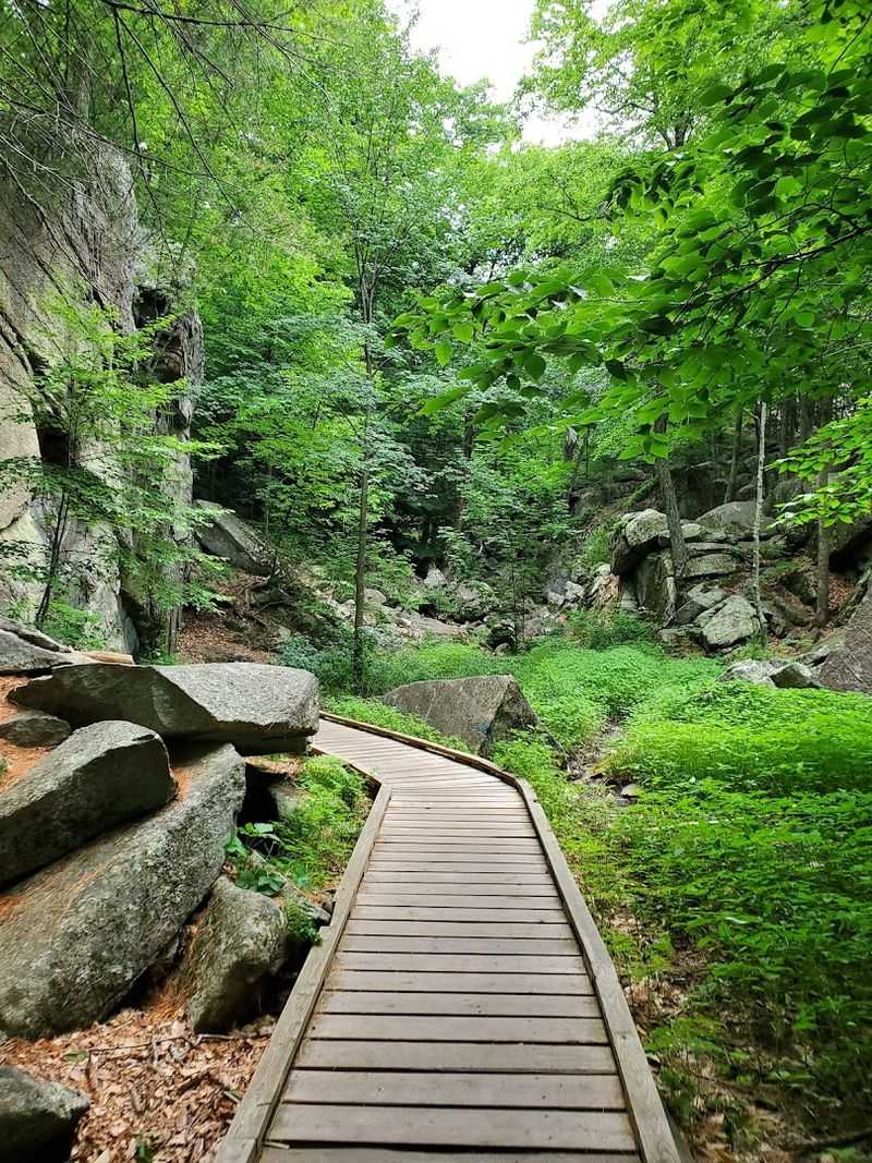 Purgatory Chasm Trail