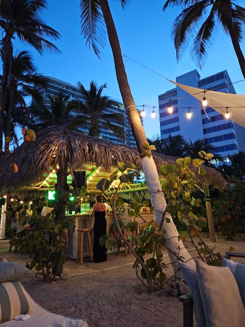 Louie's at Palm House - Miami Beach