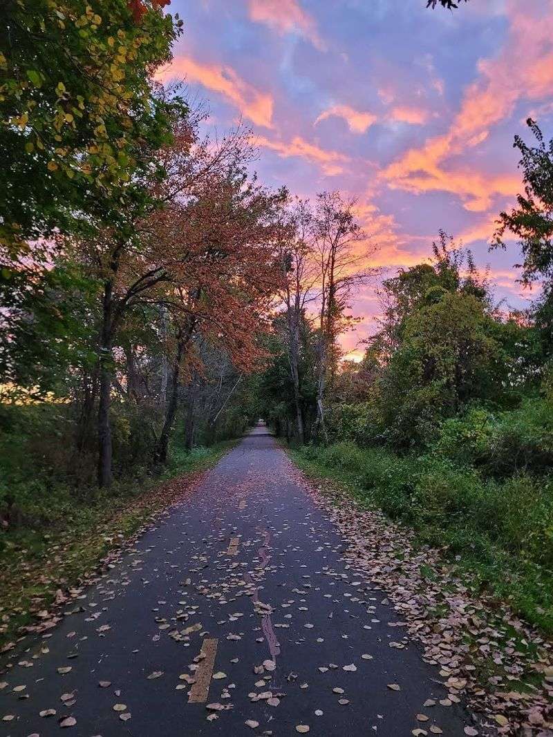 Mass Central Rail Trail (Norwottuck Section) &ndash; Northampton to Amherst