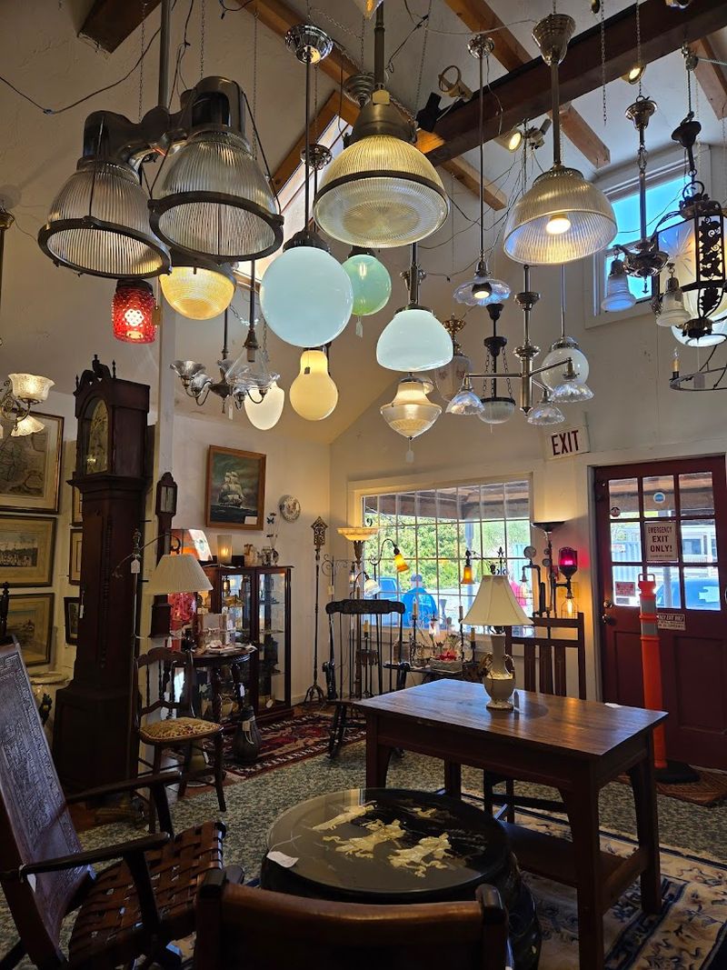 Sandwich Antiques Center Gallery