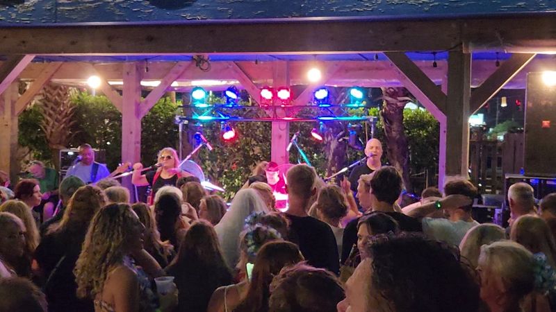 SeaWitch Cafe & Tiki Bar (Carolina Beach)